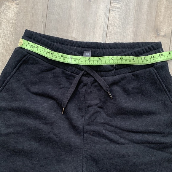 Black cotton Sweaty Betty shorts size medium - Picture 4 of 7